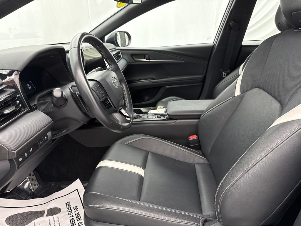 Used 2025 Toyota Camry SE FWD image 20