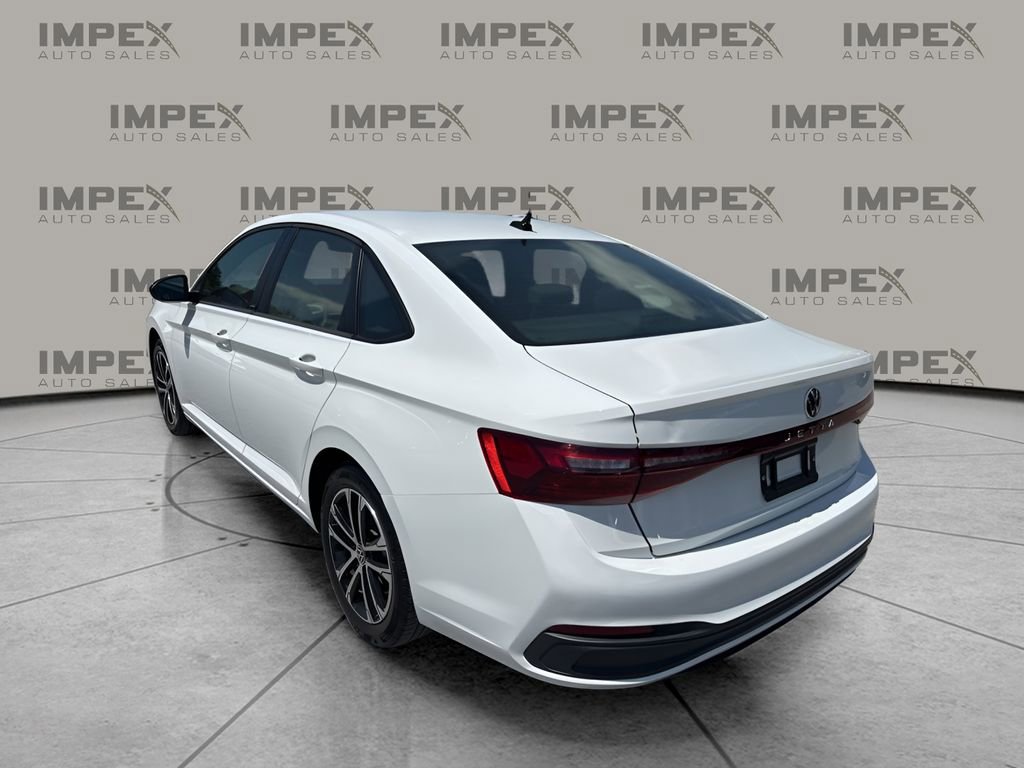 Used 2025 Volkswagen Jetta Sport FWD image 3