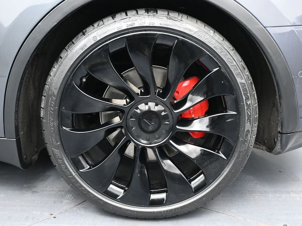 Used 2022 Tesla Model Y Performance image 11