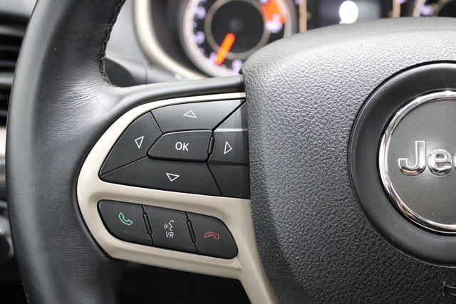 Used 2017 Jeep Cherokee Latitude w/ Comfort/Convenience Group image 25