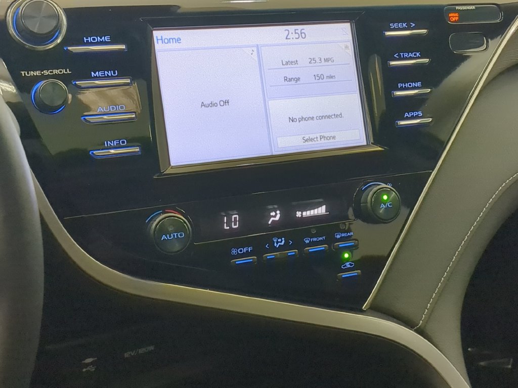 Used 2018 Toyota Camry SE w/ Moonroof Package FWD image 24