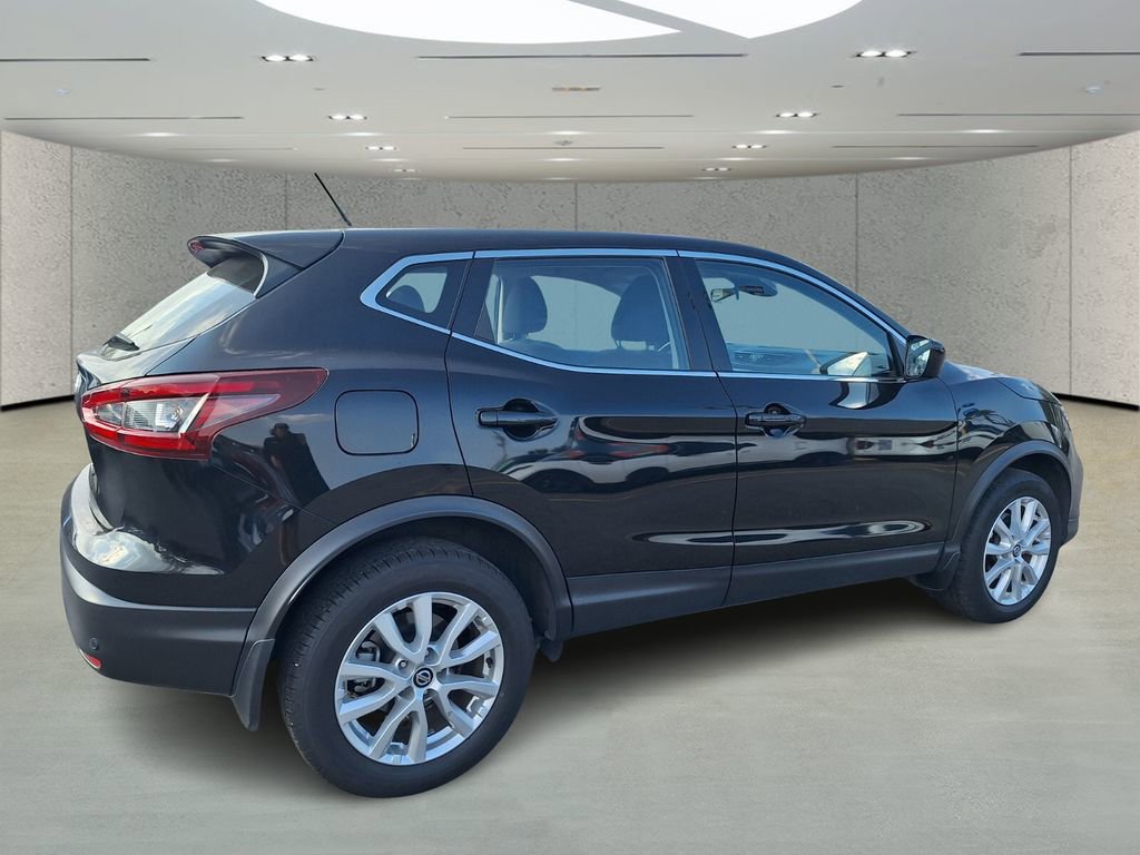 Used 2021 Nissan Rogue Sport S image 5