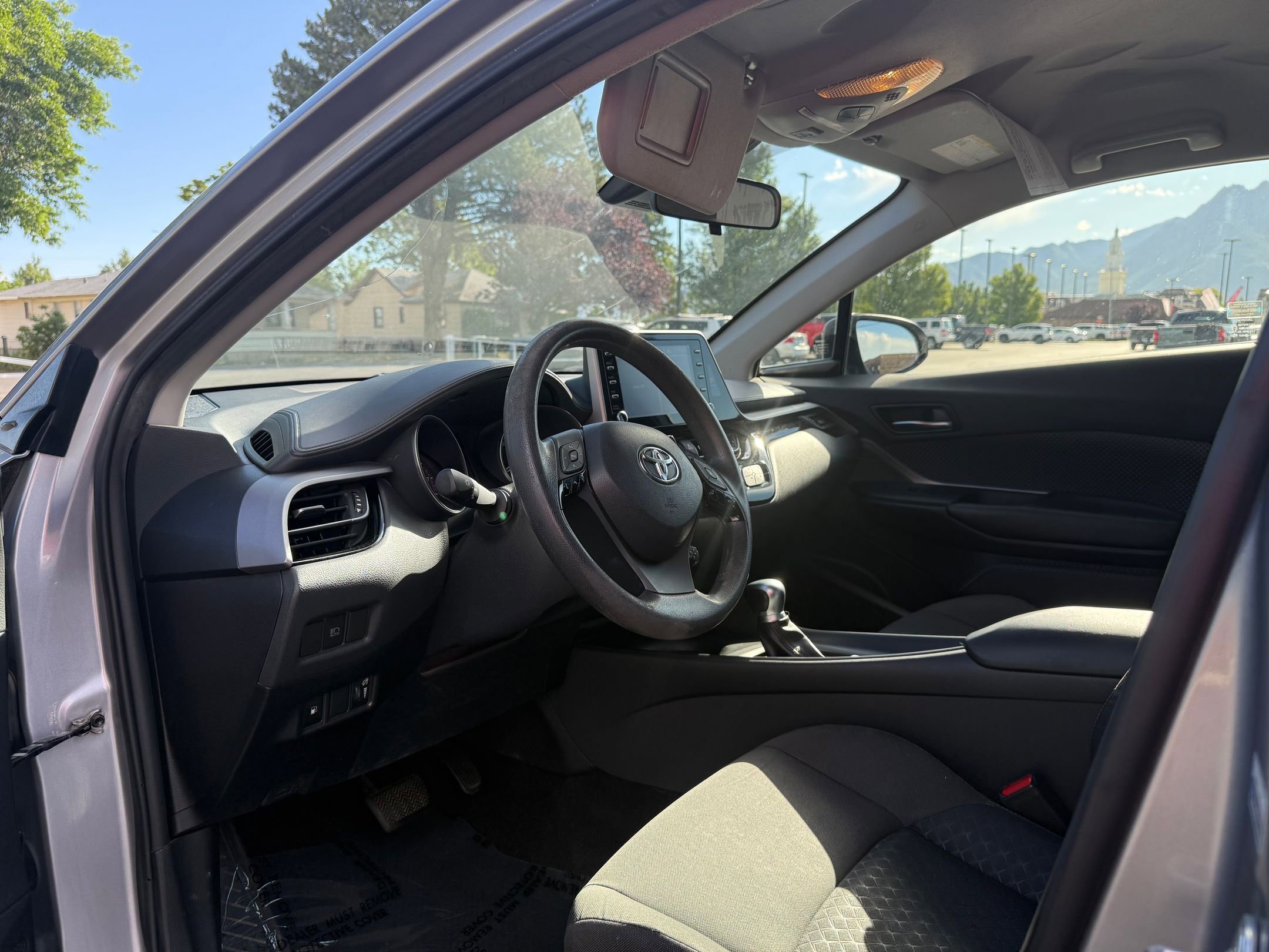 Used 2020 Toyota C-HR LE FWD image 11
