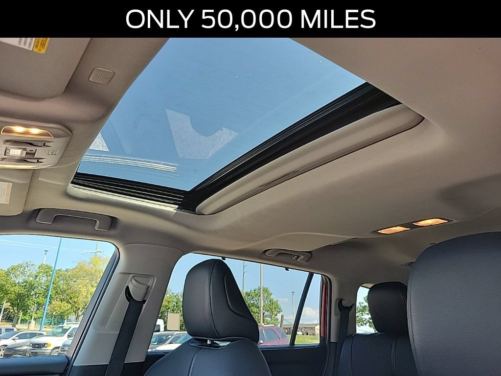 Used 2021 Toyota Highlander XLE AWD/4WD image 32