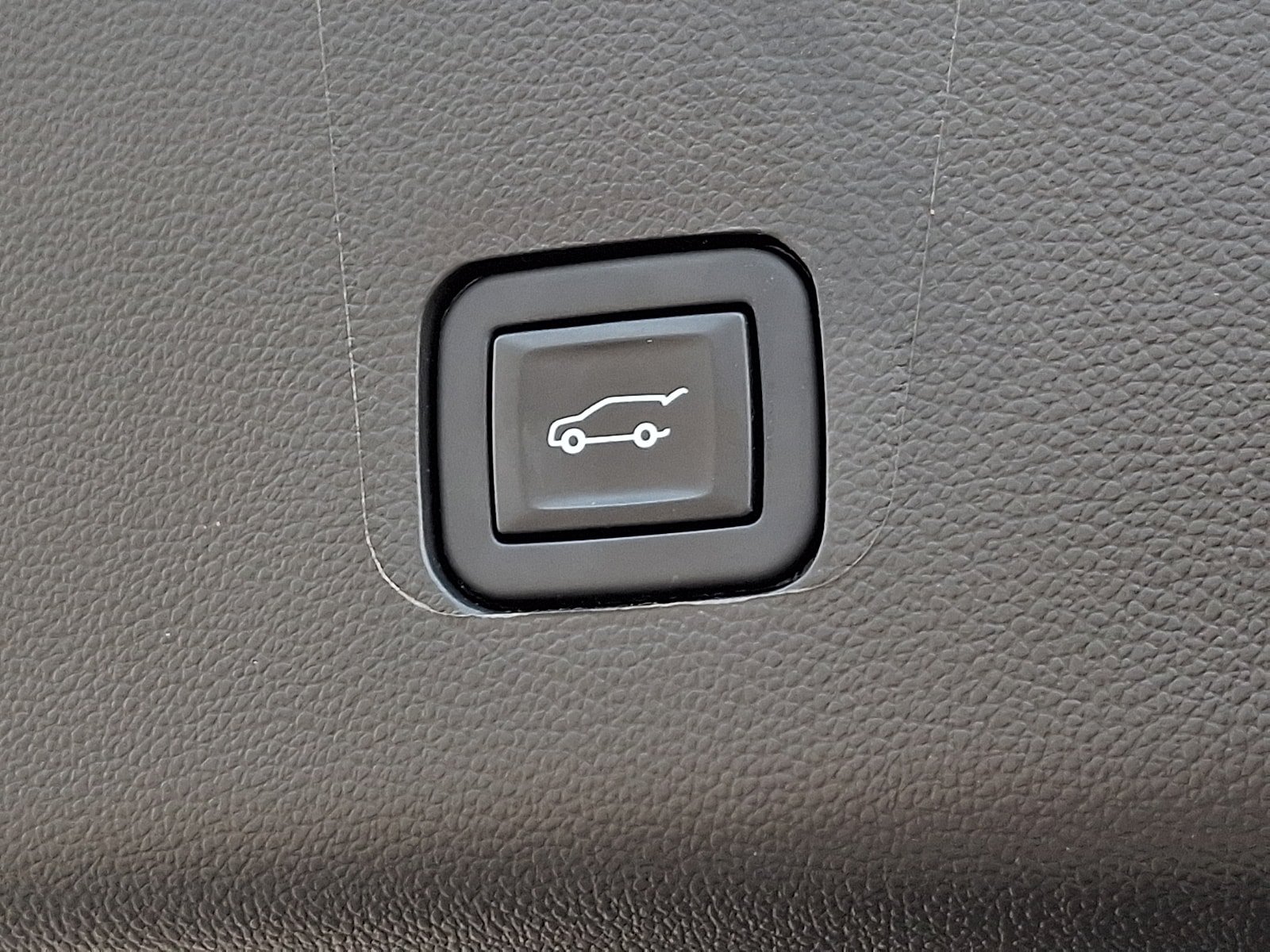 Used 2023 Chevrolet Traverse RS AWD/4WD image 34