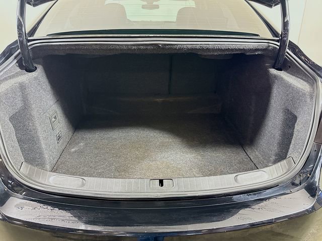 Used 2019 Chevrolet Impala LT FWD image 27