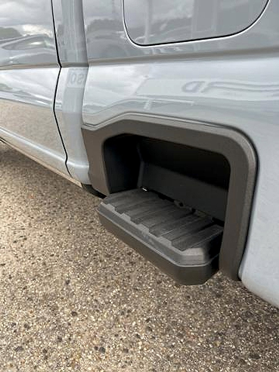 New 2025 Ford F250 King Ranch w/ Chrome Package image 9