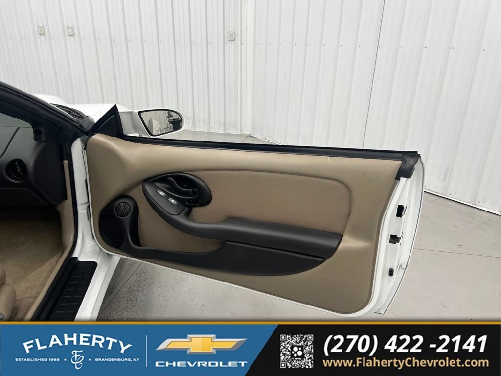Used 2000 Pontiac Firebird Formula RWD image 10
