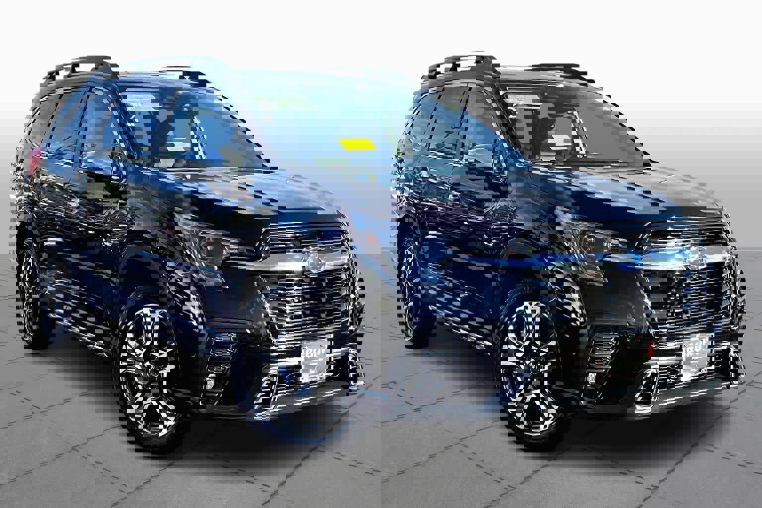 Used 2023 Subaru Ascent Touring image 3