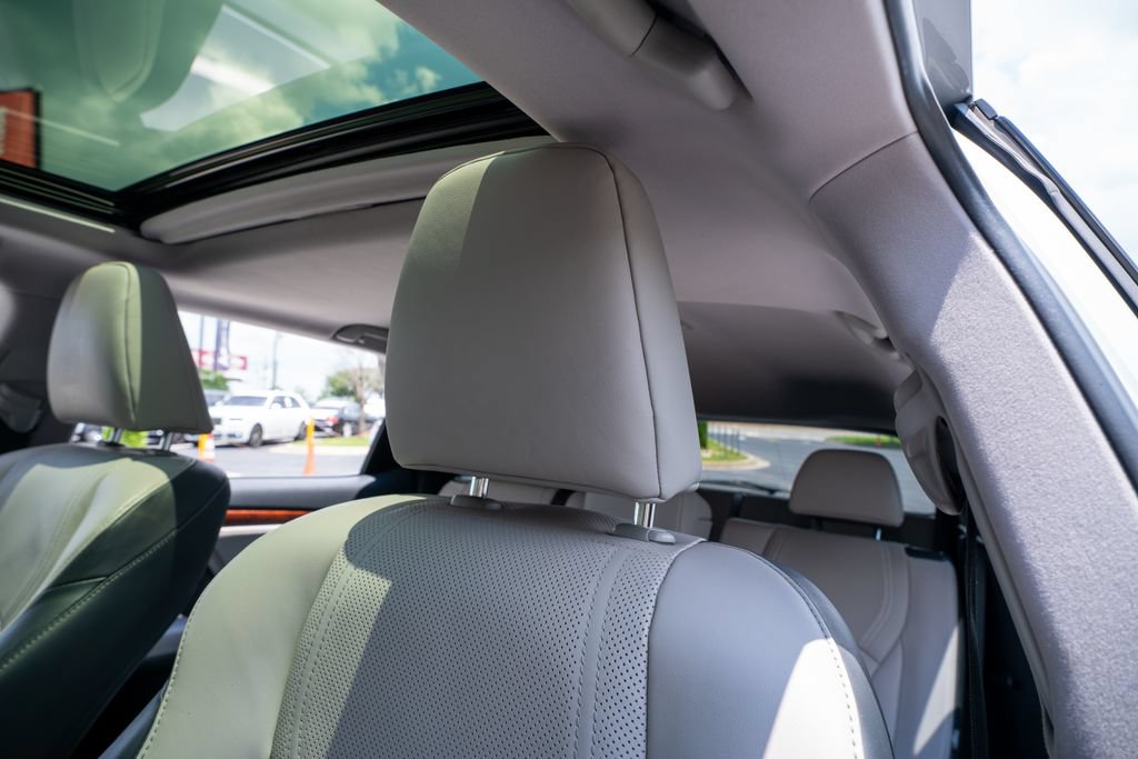Used 2019 Lexus RX 350L FWD w/ Premium Package image 32