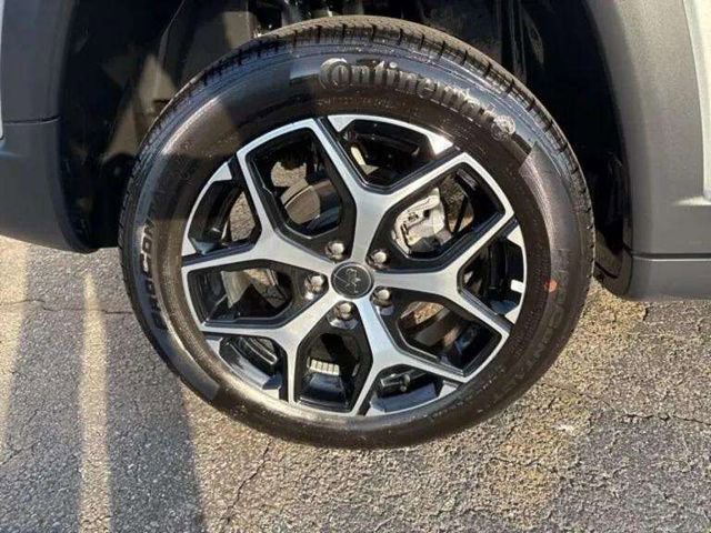 Used 2025 Jeep Compass Limited AWD/4WD image 10