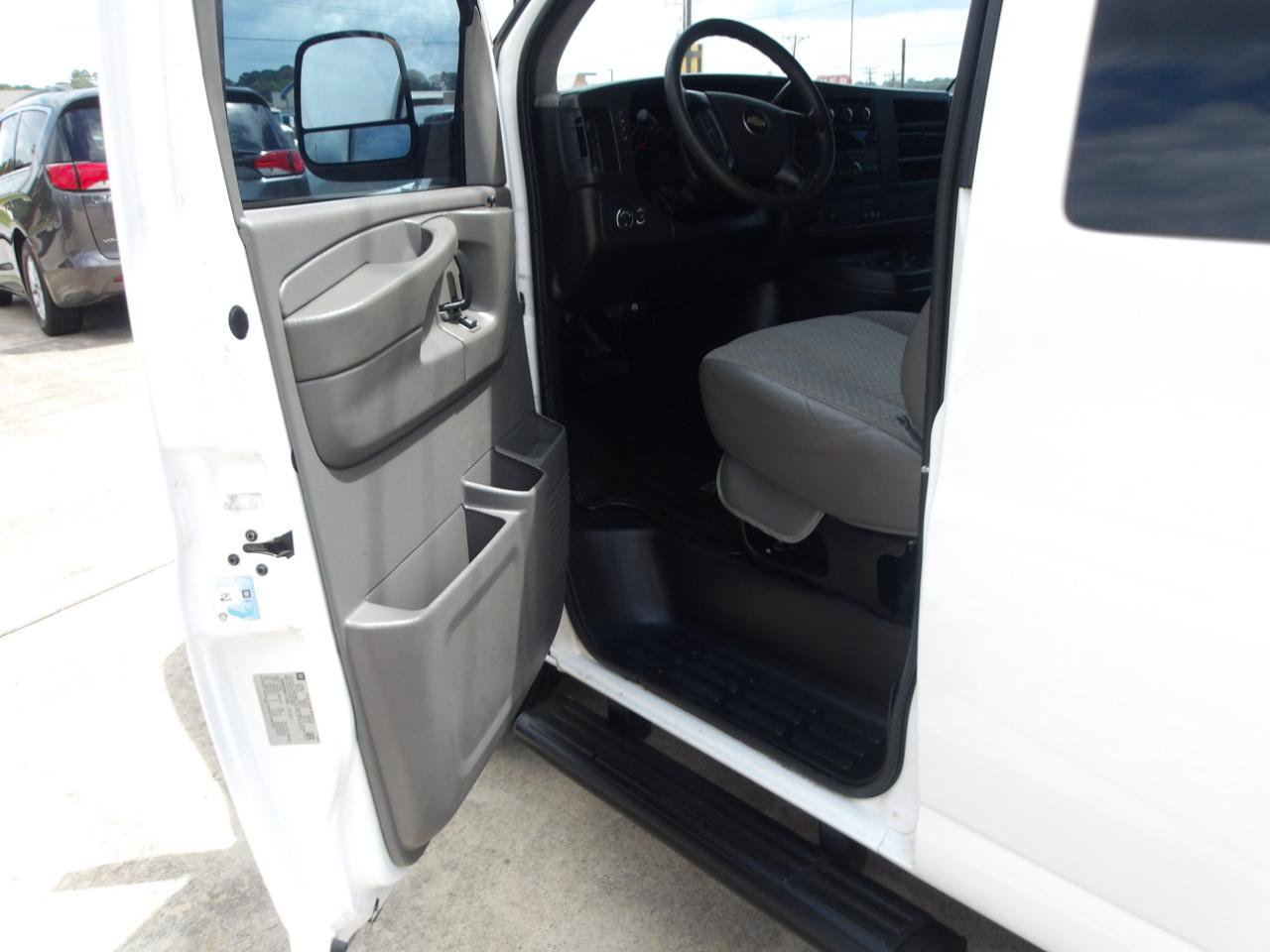 Used 2014 Chevrolet Express 1500 LT w/ LT Preferred Equipment Group RWD image 15