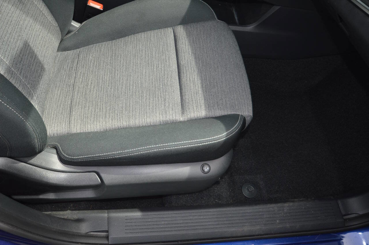 Used 2023 Nissan Rogue SV AWD/4WD image 9