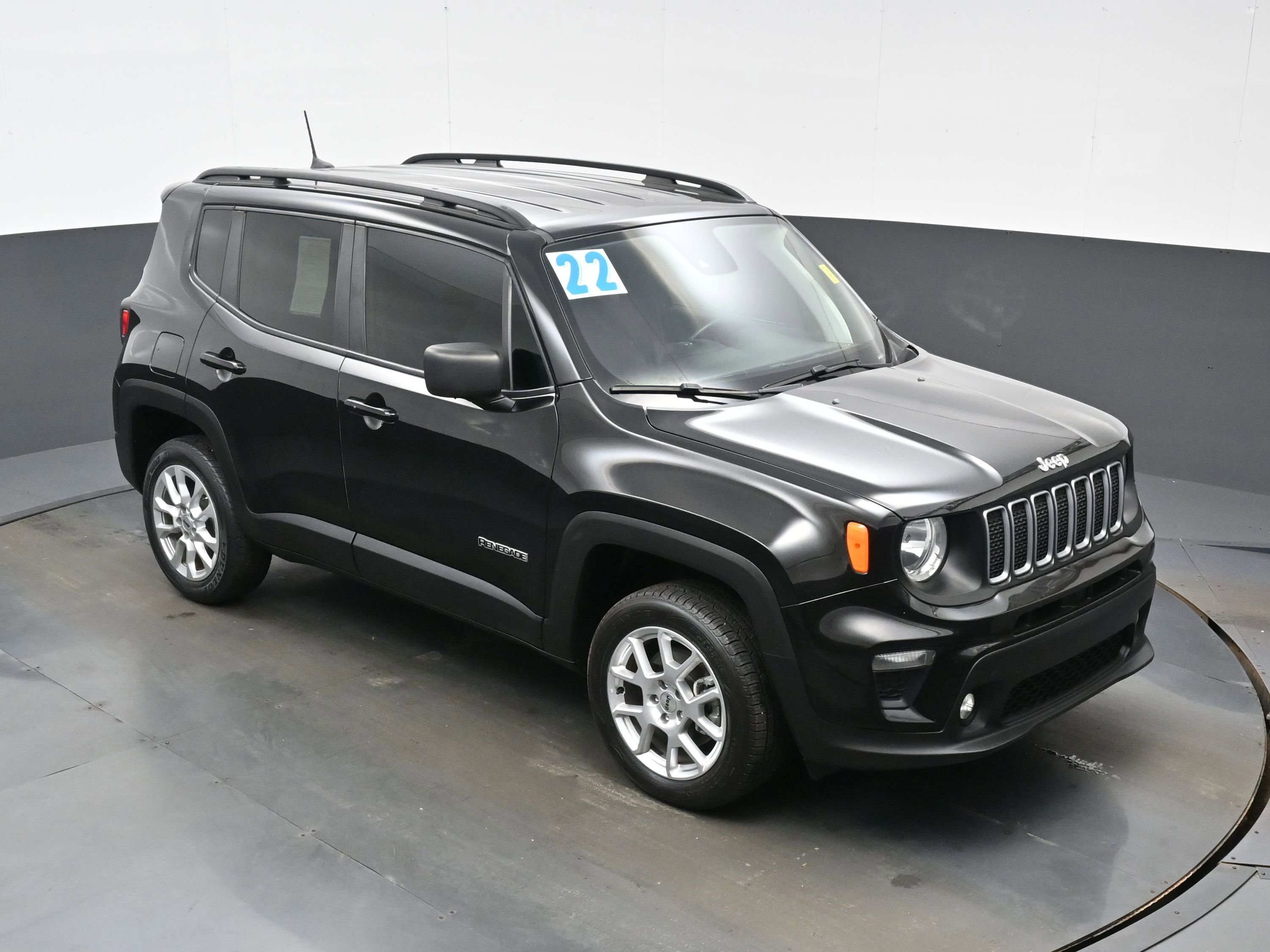 Used 2022 Jeep Renegade Latitude AWD/4WD image 36