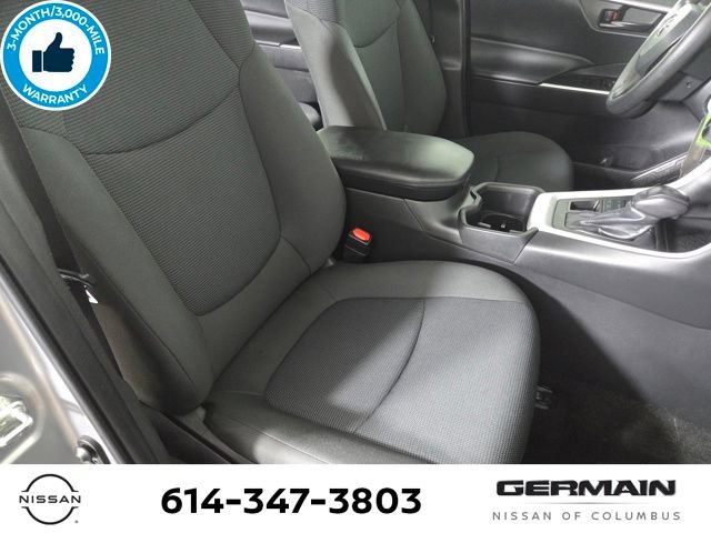 Used 2023 Toyota RAV4 LE AWD/4WD image 28