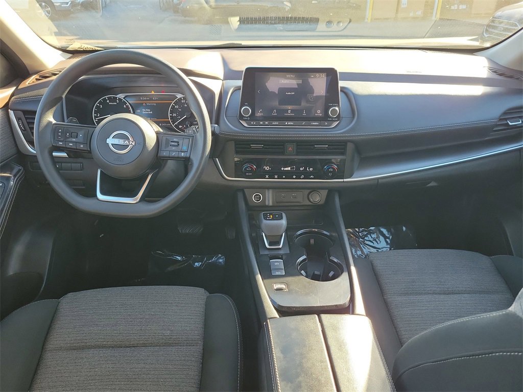 Used 2023 Nissan Rogue SV image 7