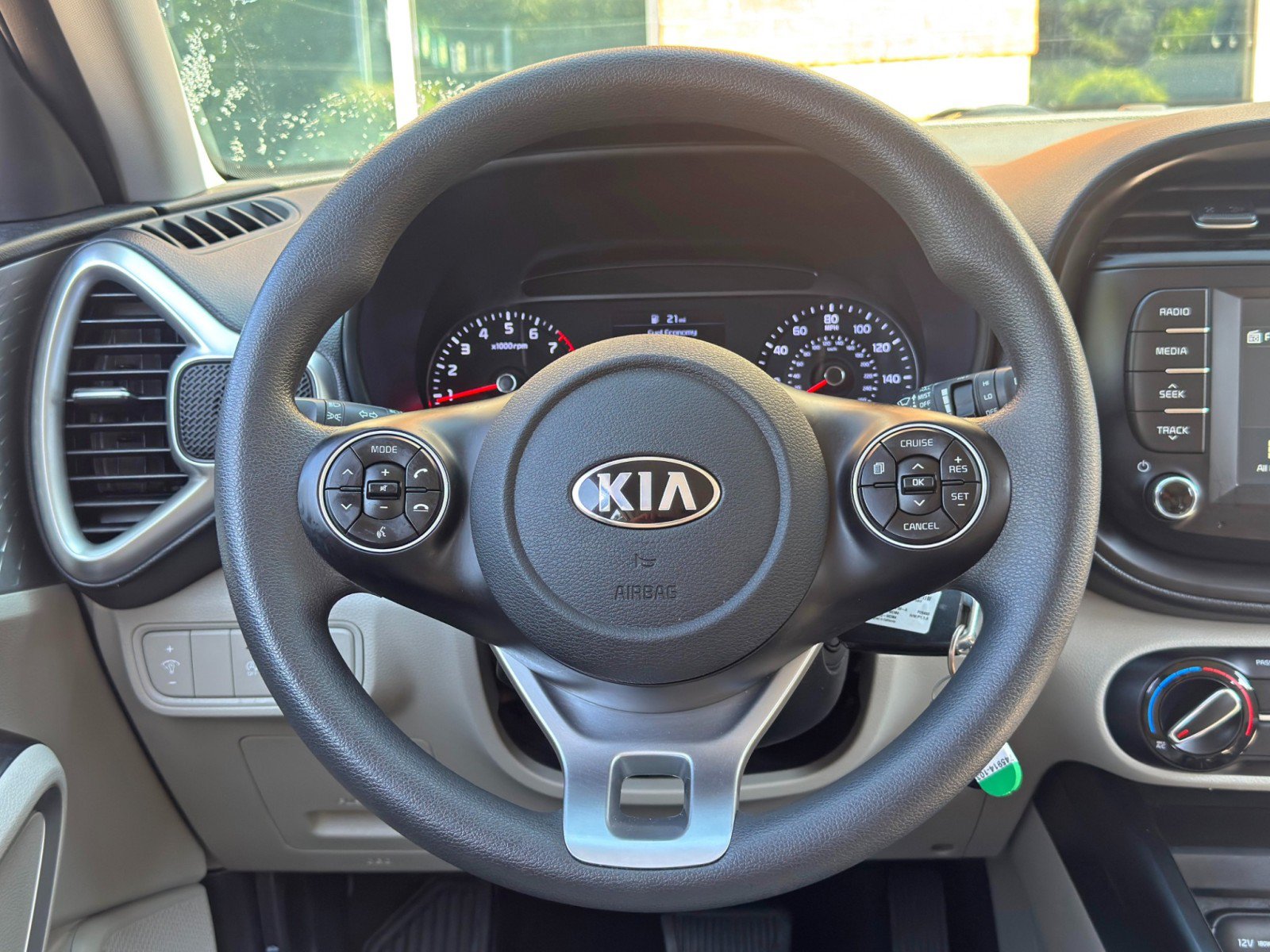 Used 2021 Kia Soul LX FWD image 18