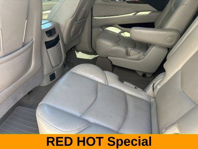 Used 2018 Cadillac Escalade ESV Luxury AWD/4WD image 29