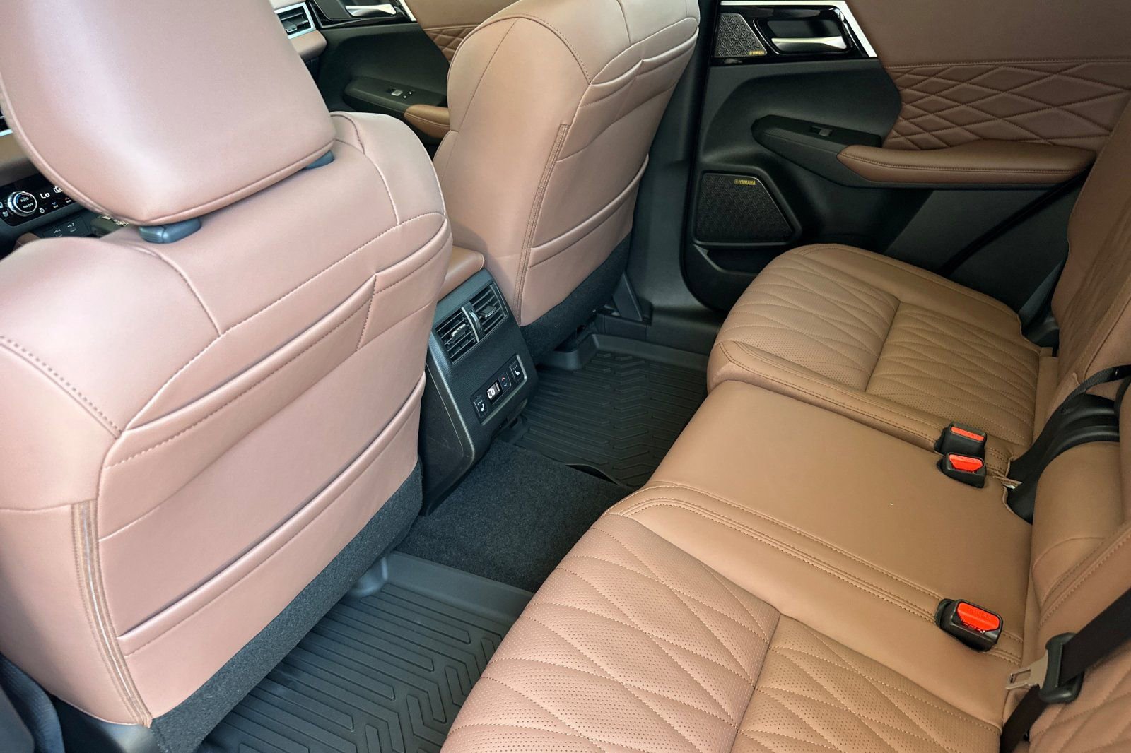 New 2025 Mitsubishi Outlander SEL image 11