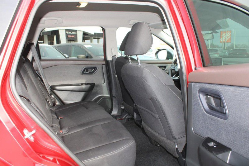 Used 2023 Nissan Rogue S image 13