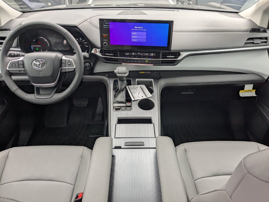 New 2026 Toyota Sienna XLE FWD image 13