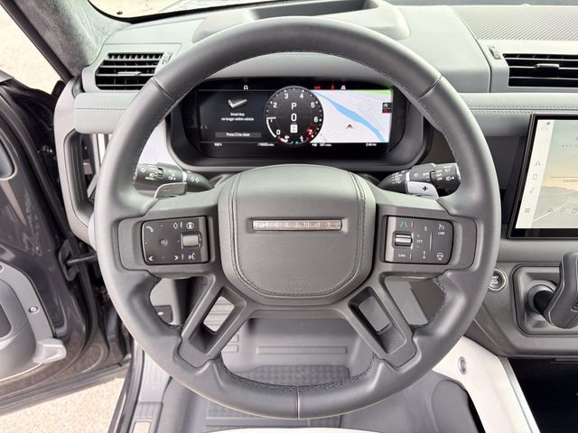 Used 2025 Land Rover Defender 110 V8 AWD/4WD image 10
