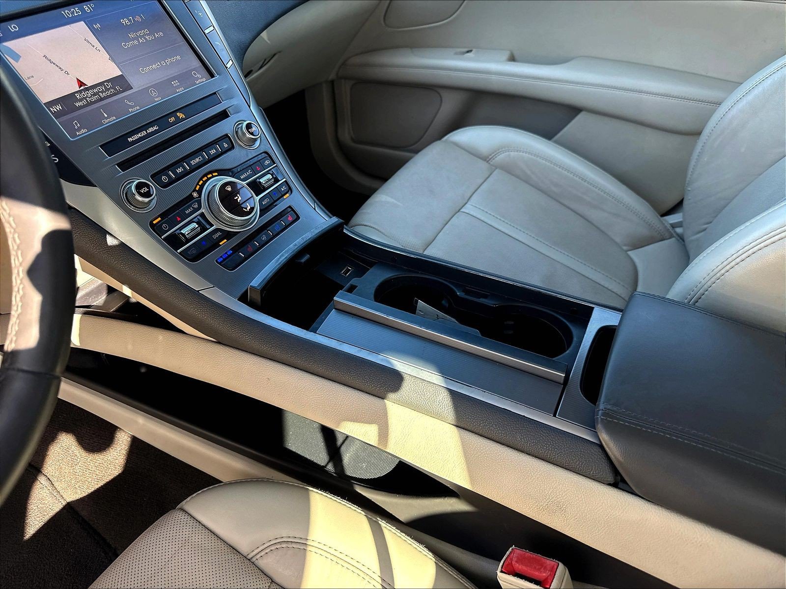 Used 2020 Lincoln MKZ Reserve w/ Elements Package FWD image 21
