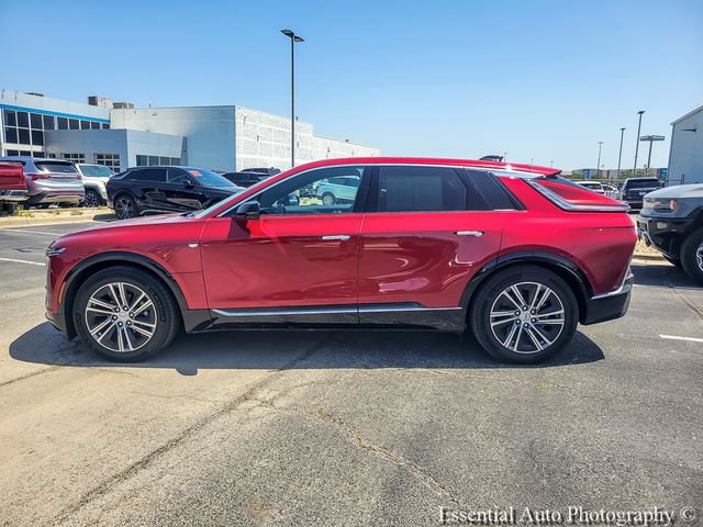 Used 2024 Cadillac Lyriq Luxury AWD/4WD image 9