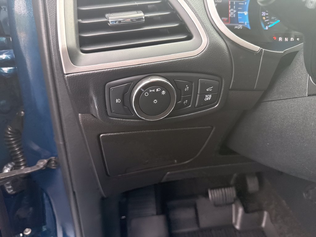 Used 2020 Ford Edge SEL w/ Convenience Package AWD/4WD image 15