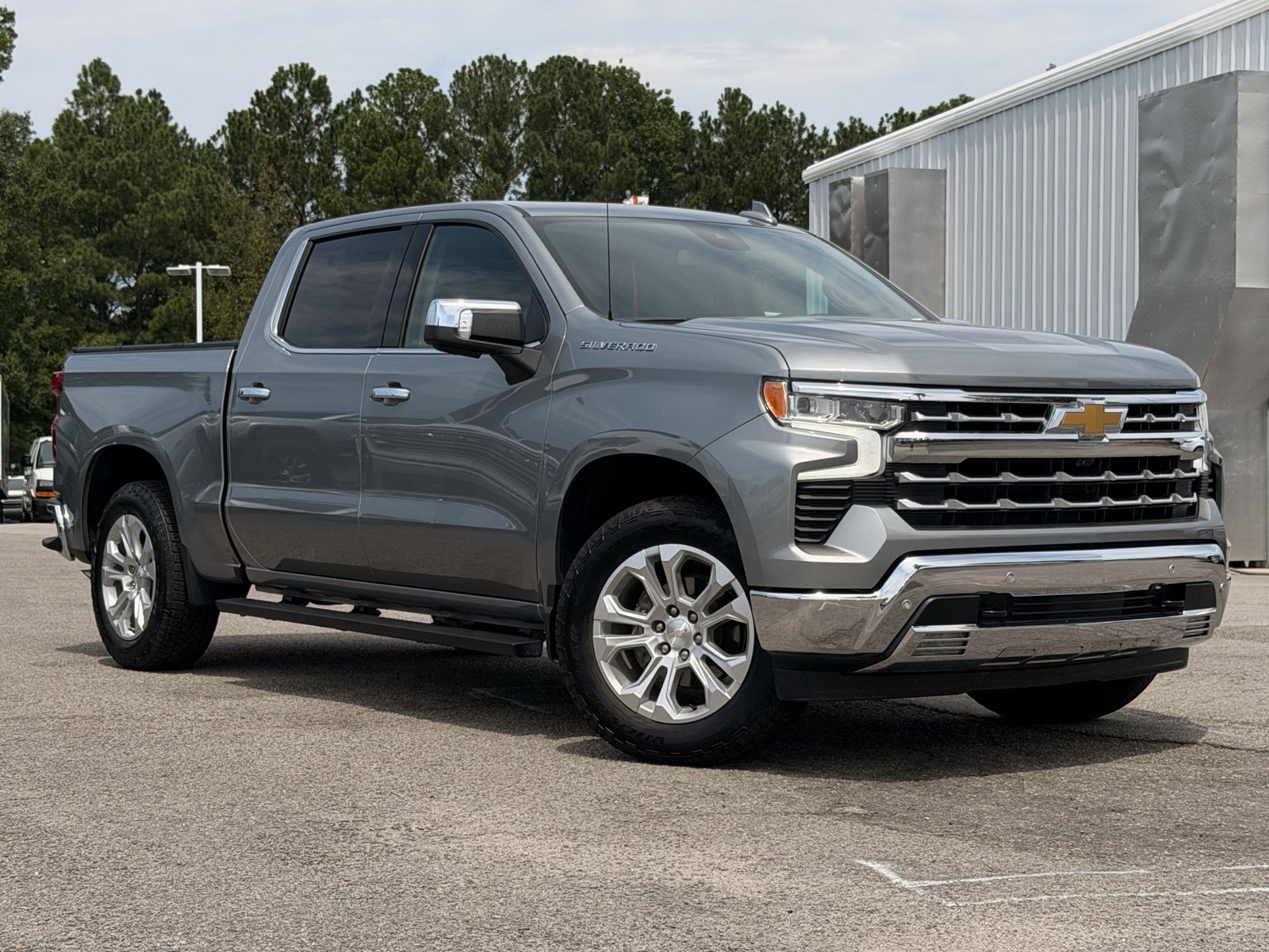 Used 2024 Chevrolet Silverado 1500 LTZ w/ LTZ Premium Package RWD image 2