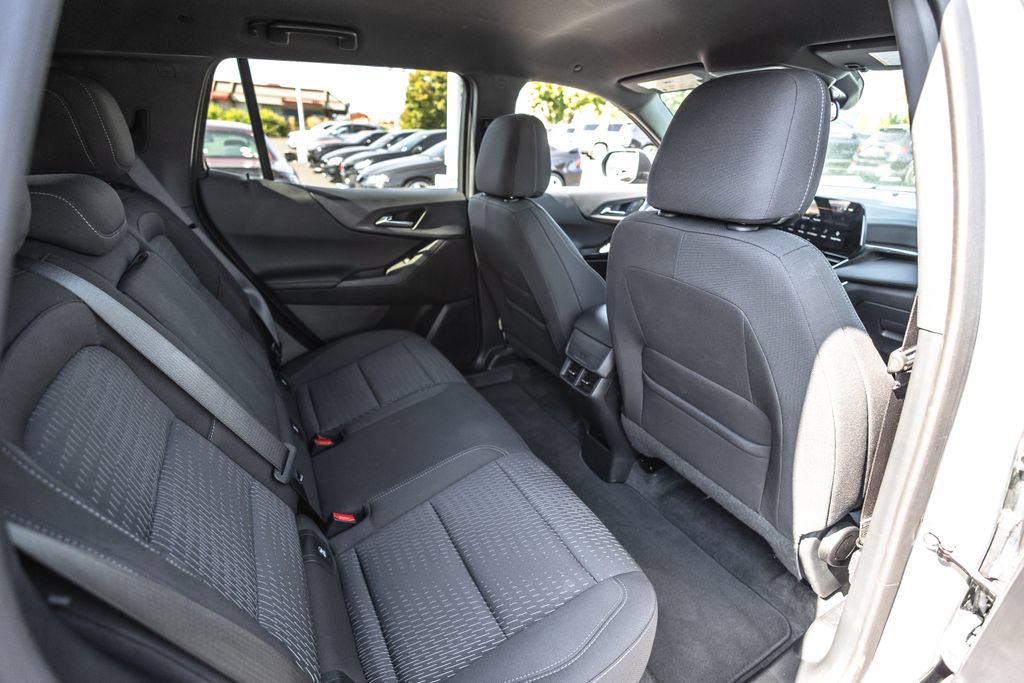 Used 2026 Chevrolet Equinox LT AWD/4WD image 28