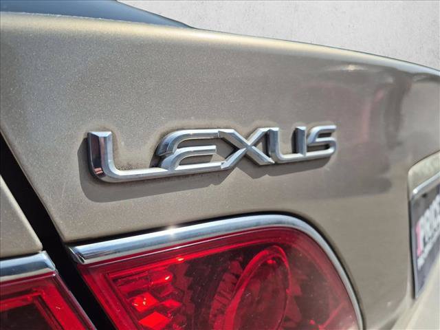 Used 2005 Lexus ES 330 FWD image 11