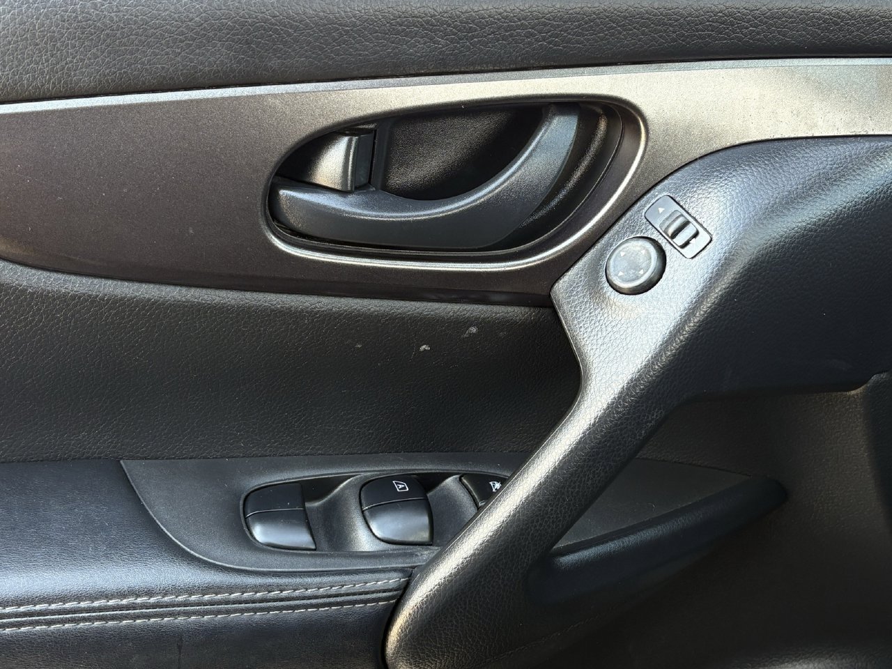 Used 2021 Nissan Rogue Sport S FWD image 23