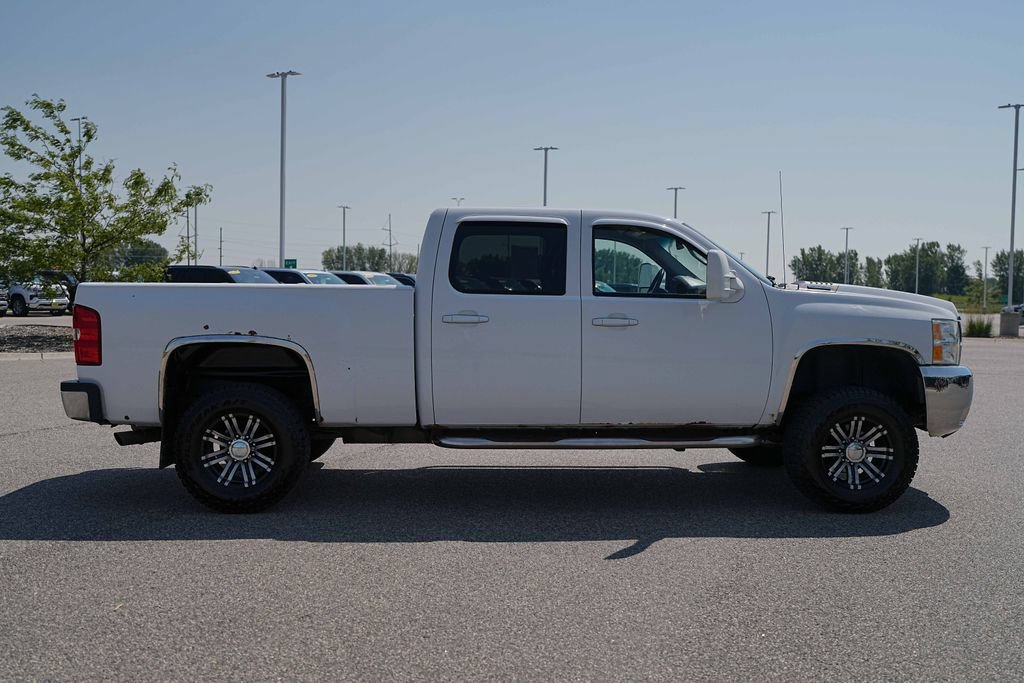 Used 2008 Chevrolet Silverado 2500 LTZ w/ Suspension Package, Off-Road AWD/4WD image 5