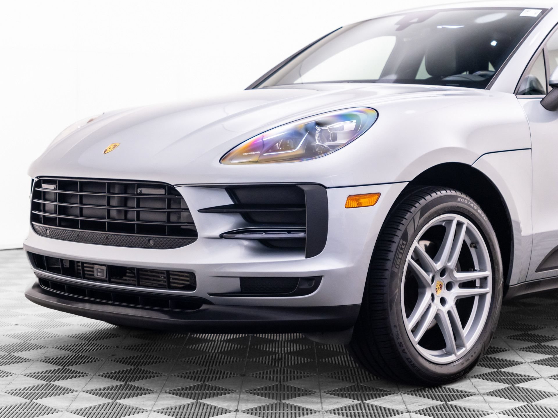 Used 2020 Porsche Macan AWD/4WD image 42