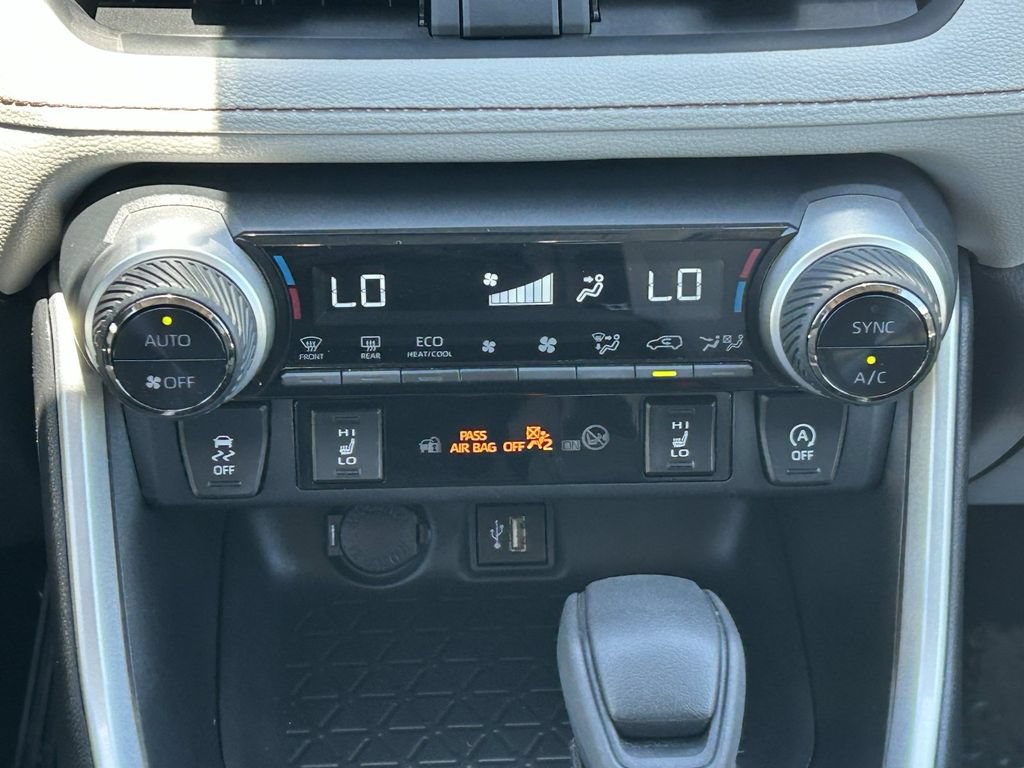 Used 2024 Toyota RAV4 XLE w/ Convenience Package FWD image 17