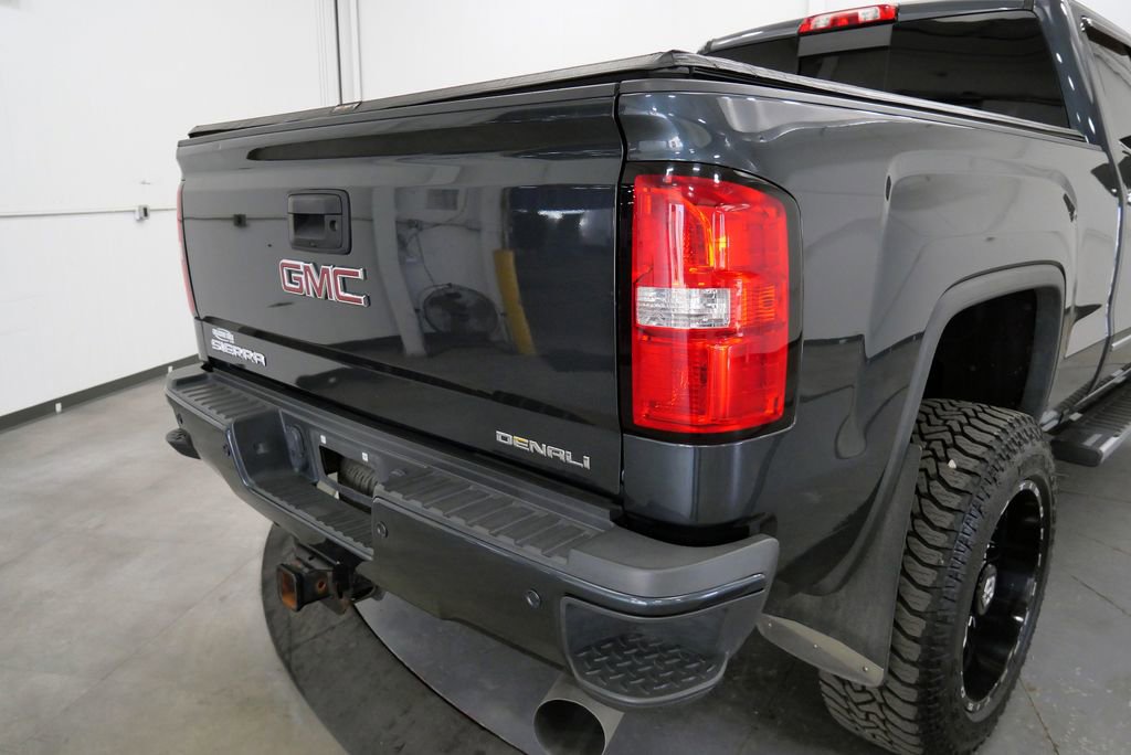 Used 2018 GMC Sierra 2500 Denali w/ Duramax Plus Package AWD/4WD image 40