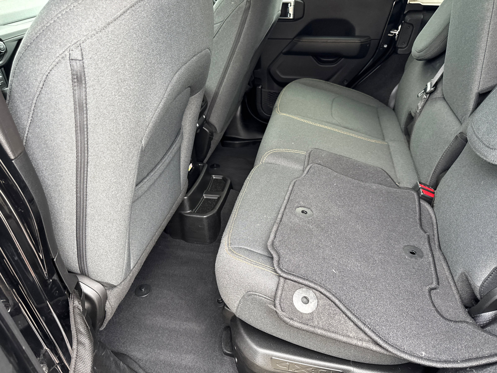 Used 2025 Jeep Wrangler Sahara image 20