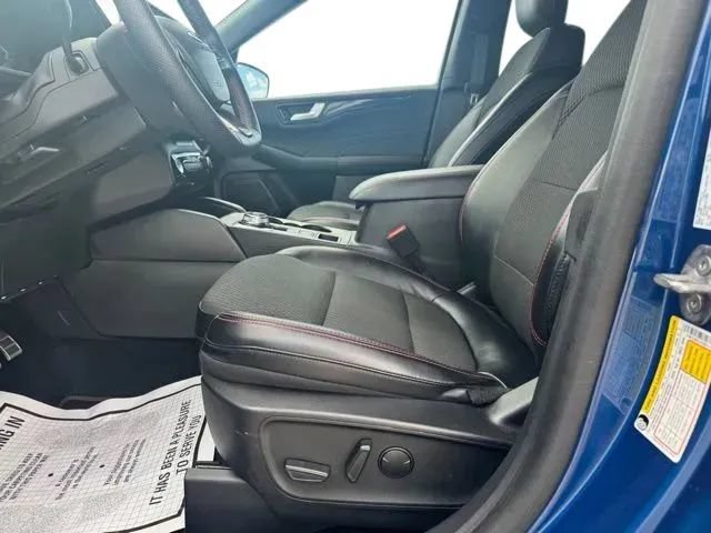 Used 2023 Ford Escape ST-Line Select w/ Tech Pack #1 AWD/4WD image 9