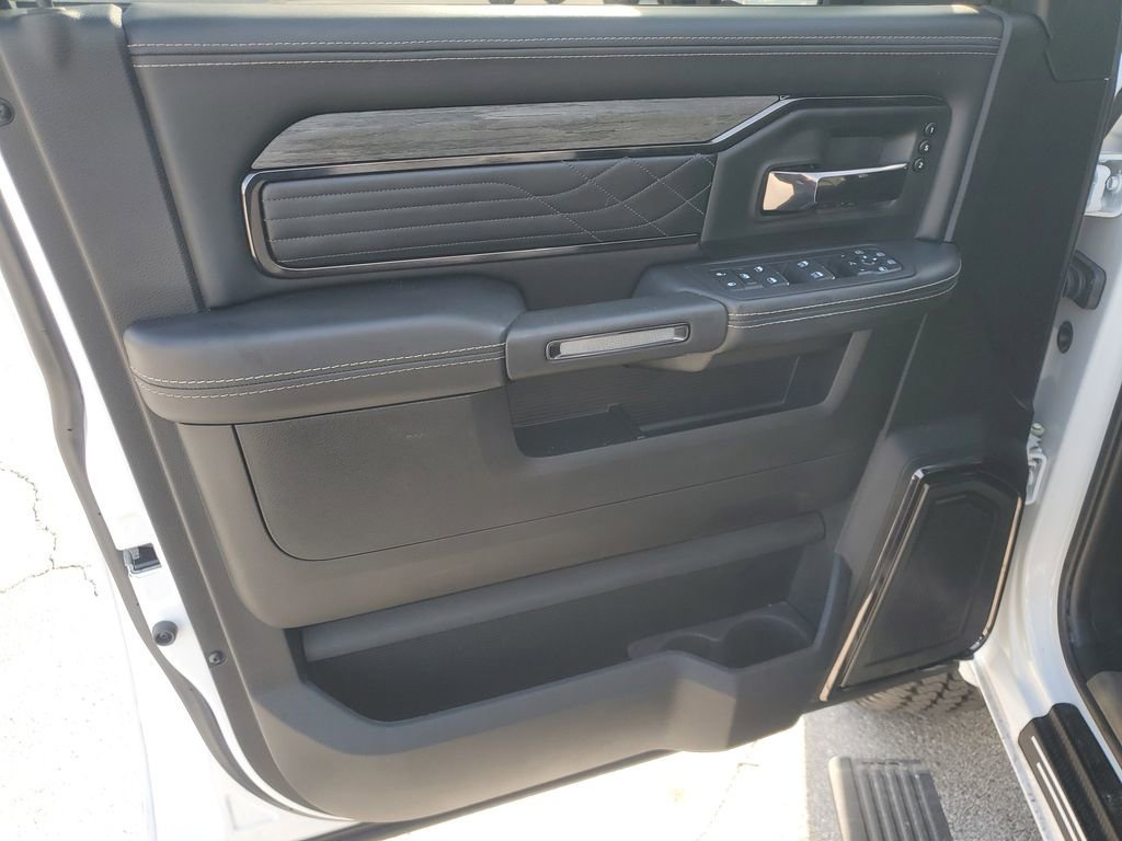 Used 2025 RAM 3500 Limited image 12