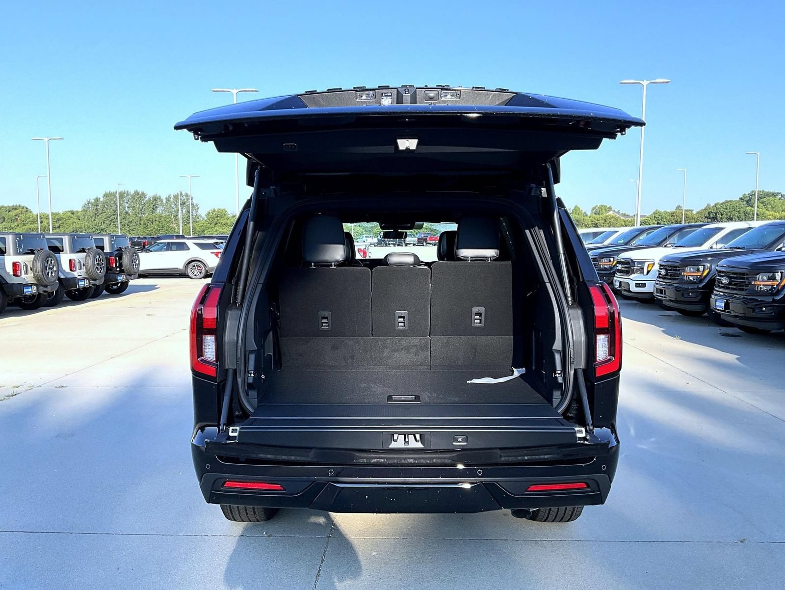 New 2027 Ford Expedition Platinum w/ Stealth Appearance Package AWD/4WD image 16