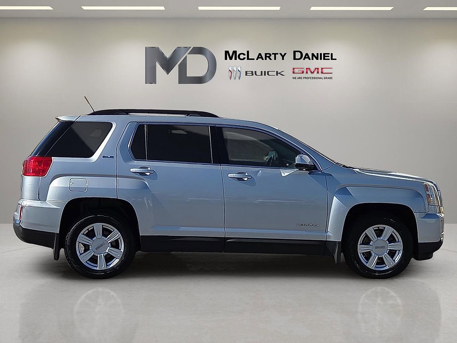 Used 2016 GMC Terrain SLE w/ Convenience Package image 6
