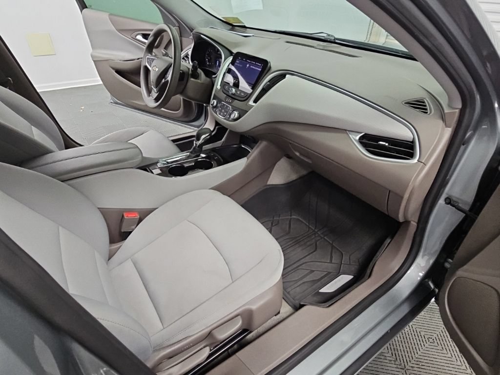 Used 2024 Chevrolet Malibu LT FWD image 35