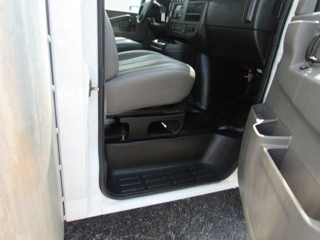 Used 2021 GMC Savana 3500 Extended w/ Power Convenience Package RWD image 13