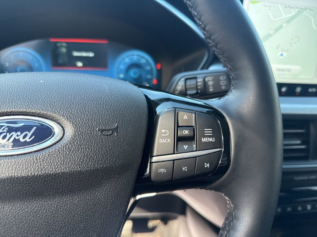 Used 2023 Ford Escape Platinum image 18