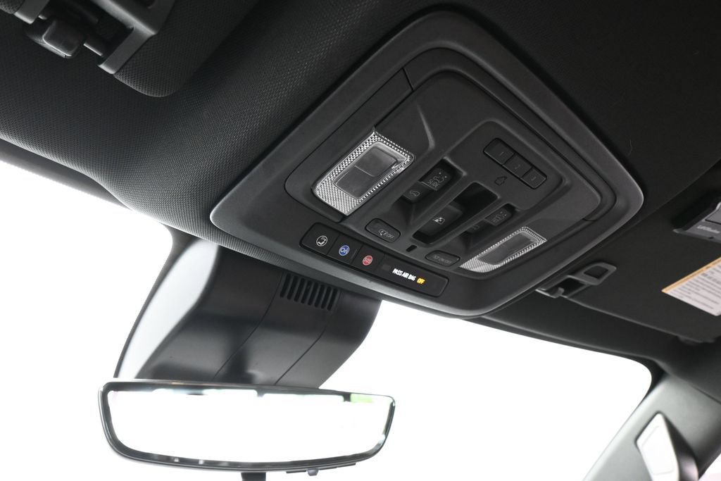 Used 2024 Chevrolet Silverado 1500 High Country w/ Technology Package AWD/4WD image 32