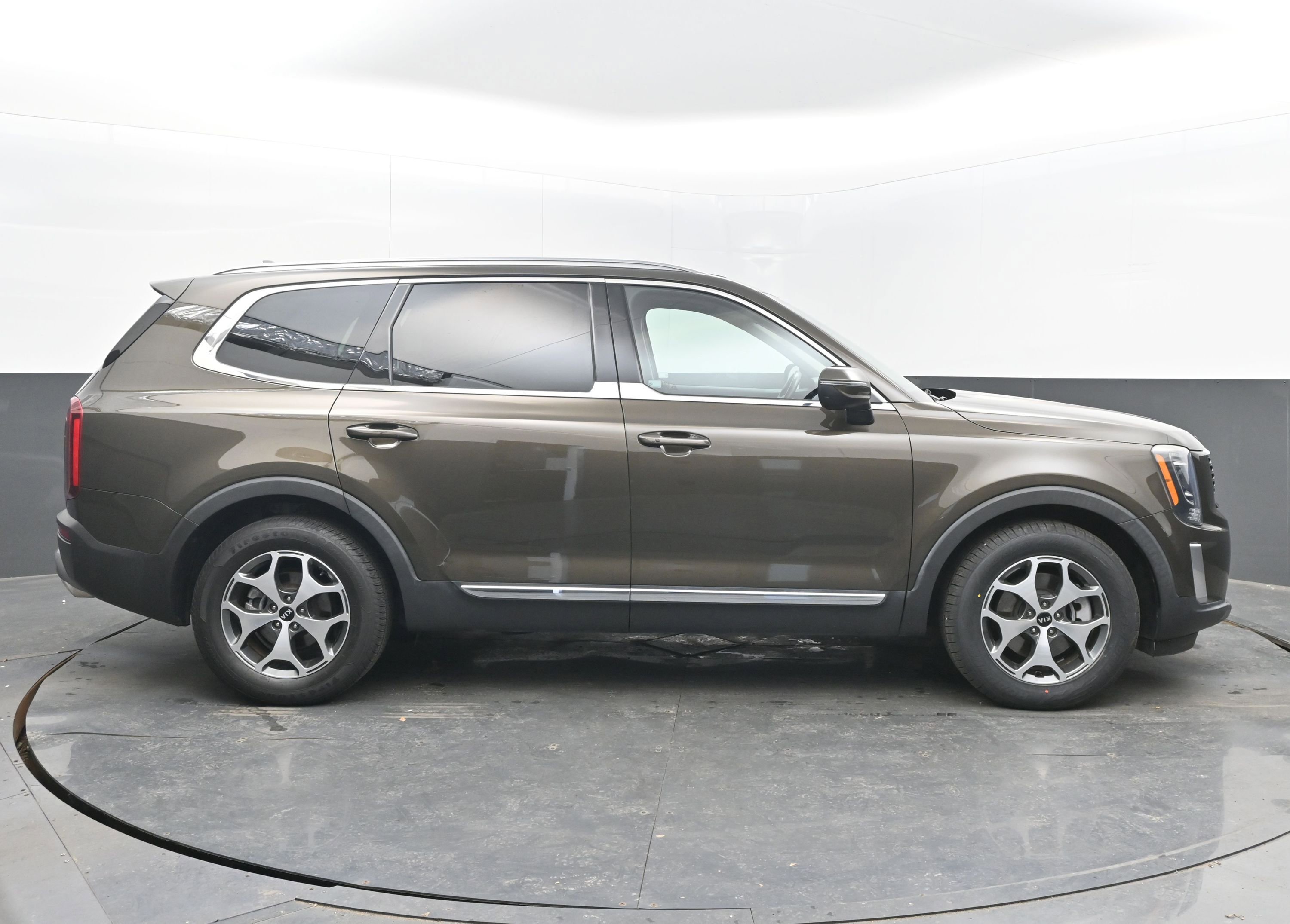 Used 2021 Kia Telluride EX image 8