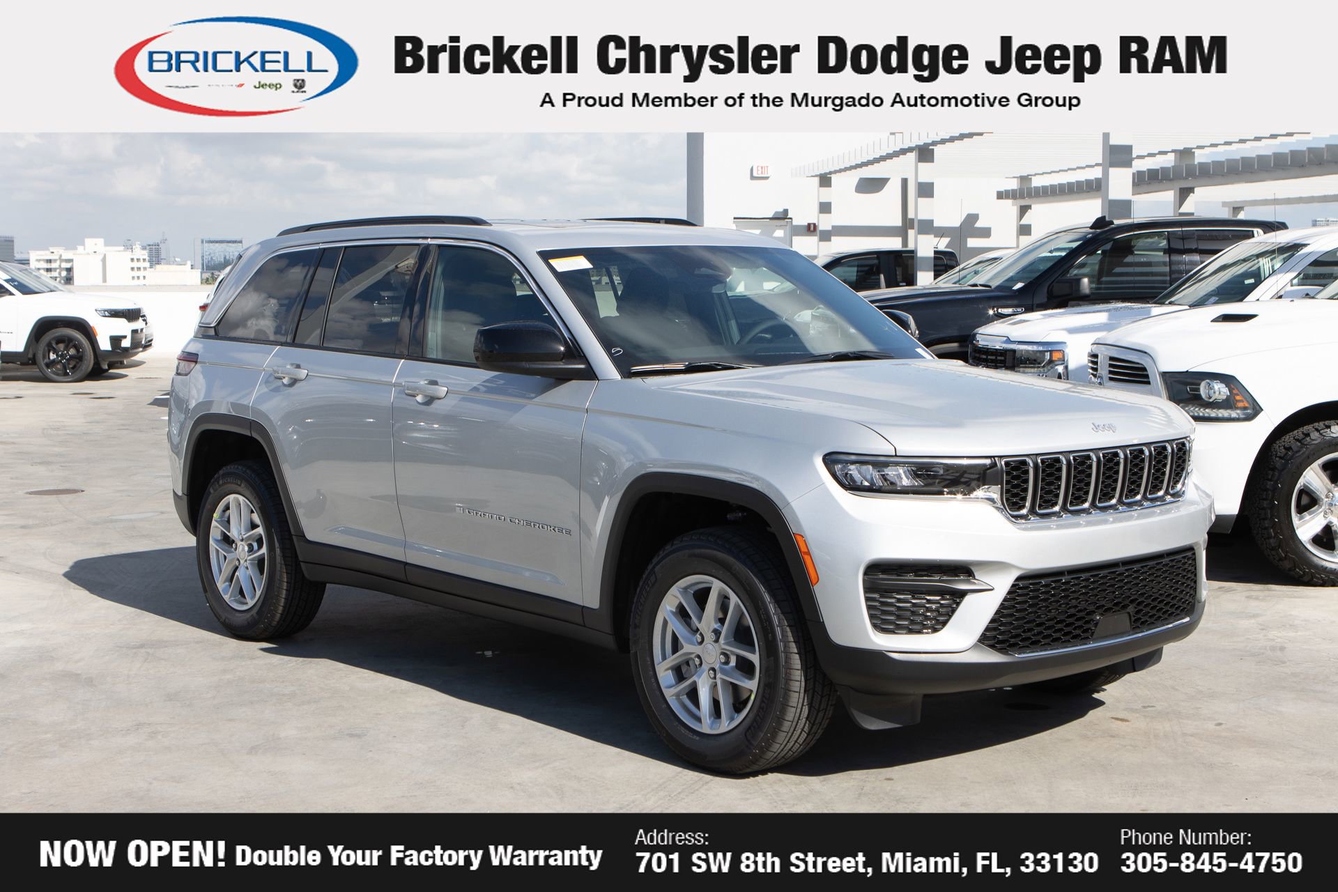 New 2025 Jeep Grand Cherokee Laredo w/ Luxury Tech Group I image 3