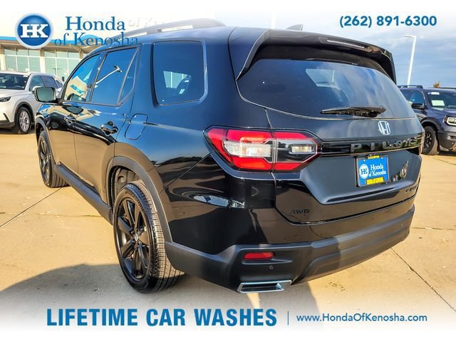 Certified 2025 Honda Pilot Black Edition image 7