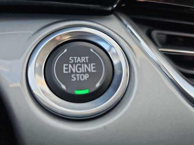 New 2026 Chevrolet Trax LT w/ Midnight Edition FWD image 17